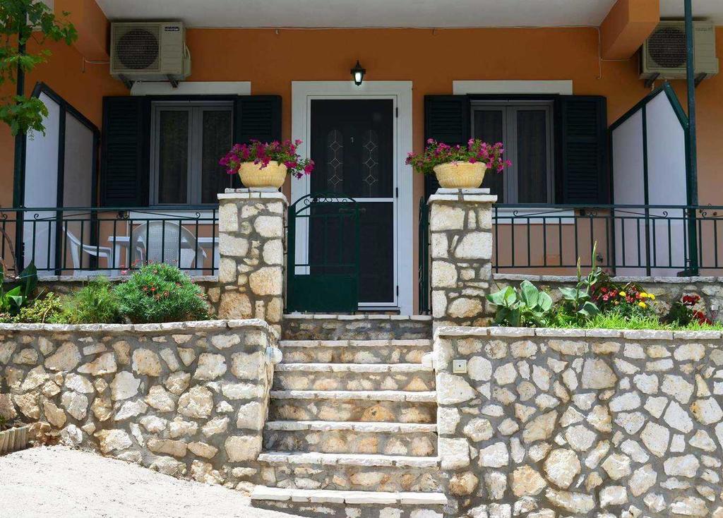 Rania Apartments Áyios Nikítas Exterior foto
